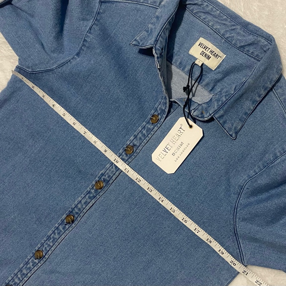 Velvet Heart Light Wash Denim Short Sleeve Button Down Shirt - Size Large - Picture 7 of 9